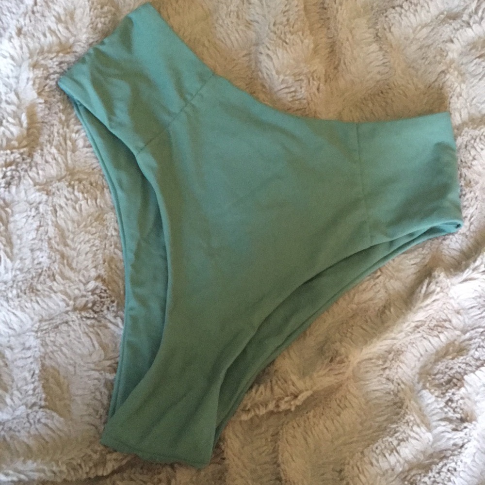 NWOT‼️ High Rise Bikini Bottoms